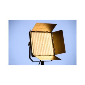 פאנל לד לצילום ולווידאו Varytec בי-קולור – 2800–8500K, CRI מעל 90, DMX, דלתות כלולות