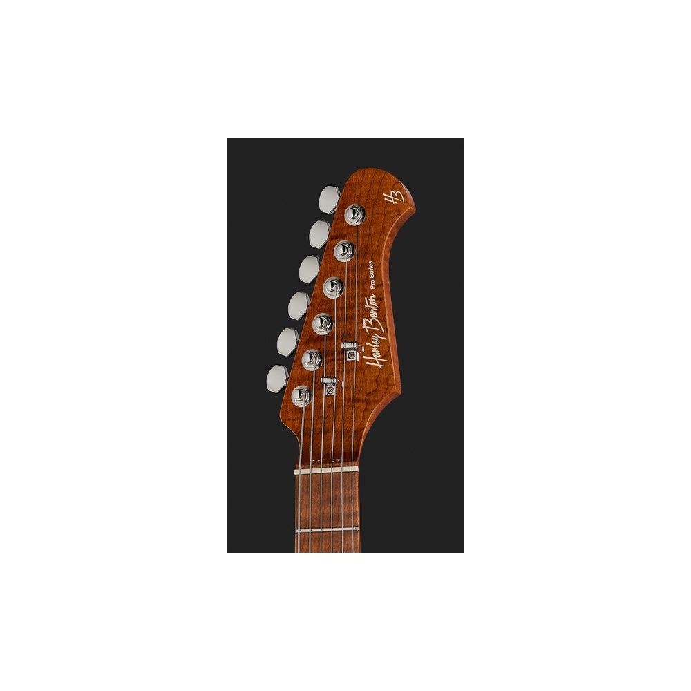 גיטרה חשמלית Harley Benton HSS – צוואר מייפל קלוי, סריגי נירוסטה, טרמולו Wilkinson, בנגל ברסט (יבוא בלעדי) 6 גיטרת ה-HSS עם המייפל הקלוי של Harley Benton – גיטרה חשמלית, תמונה 6