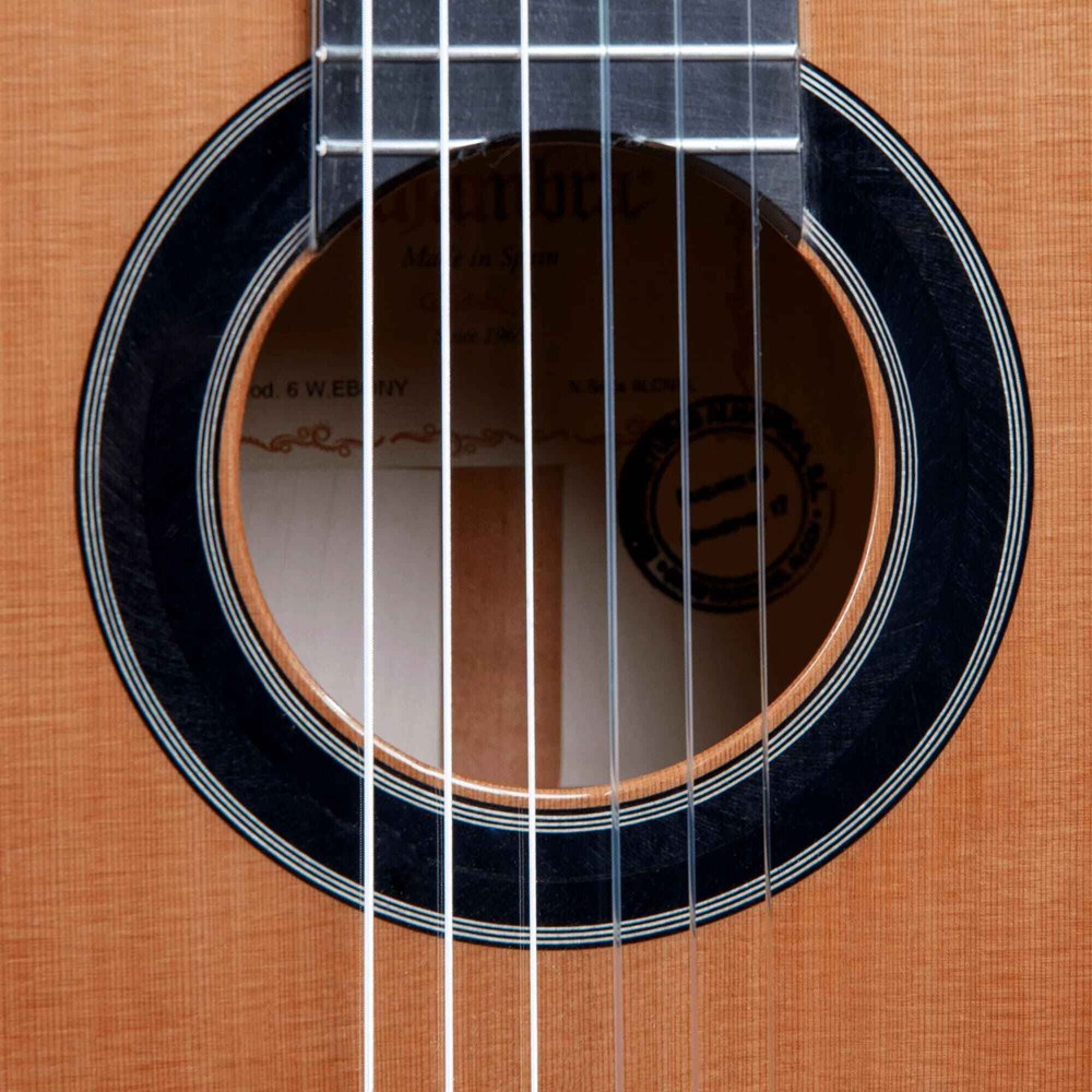 גיטרה קלאסית Alhambra 6 White Ebony כולל נרתיק 4 גיטרה קלאסית Alhambra 6 White Ebony כולל נרתיק – תמונה 4