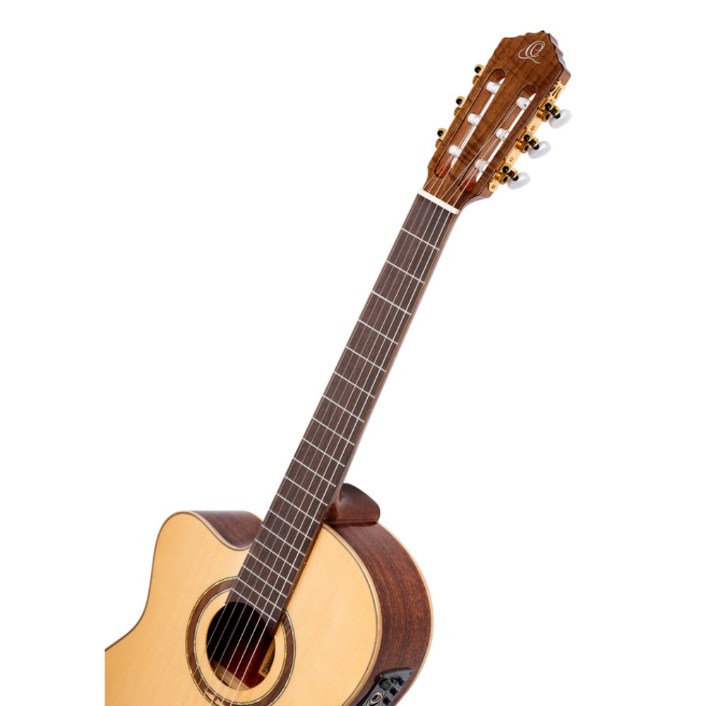 גיטרה קלאסית מוגברת שמאלית Ortega Performer – טופ ספרוס מלא ומכוון מובנה 5 גיטרה קלאסית מוגברת שמאלית Ortega – צוואר Slim ומכונות כיוון מוזהבות