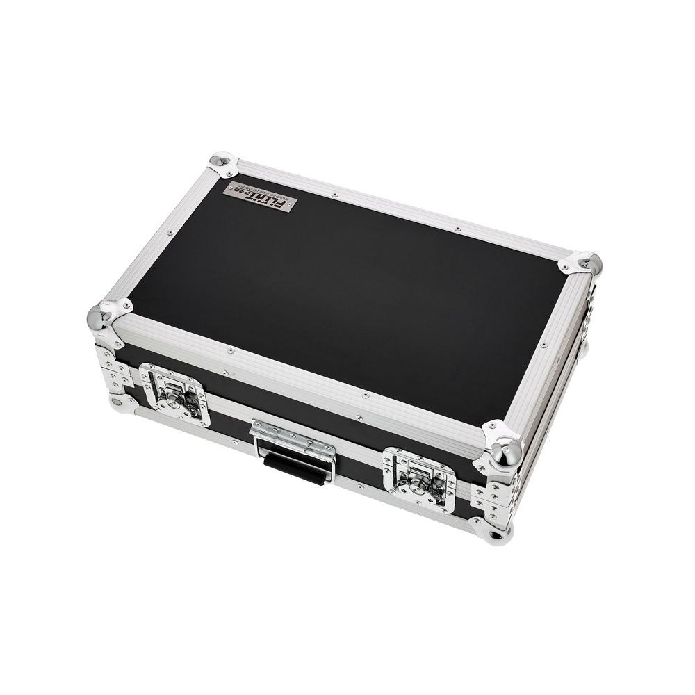 קייס טיסה לקונסולת התאורה ChamSys MagicQ Compact Connect – Flyht Pro, עבודה מתוך הקייס (יבוא בלעדי) 5 הקייס ל-MagicQ Compact – קייס לקונסולת תאורה, תמונה 5