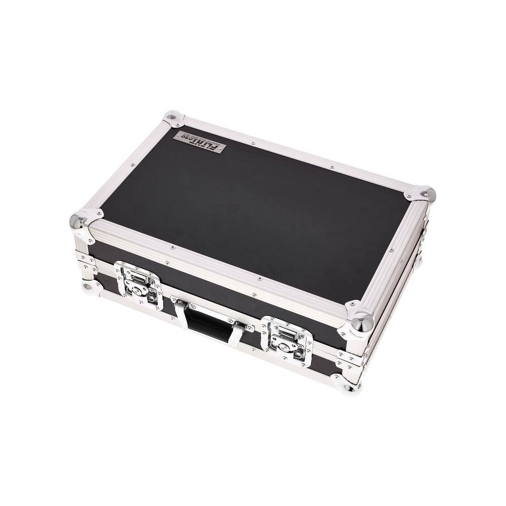 קייס טיסה למיקסר Yamaha DM3 – Flyht Pro, עבודה מתוך הקייס, תעלת כבלים, 4 סוגרי פרפר (יבוא בלעדי) 5 הקייס של Flyht Pro ל-DM3 – קייס טיסה למיקסר, תמונה 5
