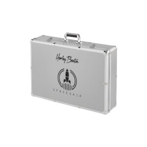 קייס קשיח לפדלבורד Harley Benton 60×39 ס״מ – לשתי שורות פדלים, ריפוד ספוג, פנים 63×42.3 ס״מ (יבוא בלעדי)