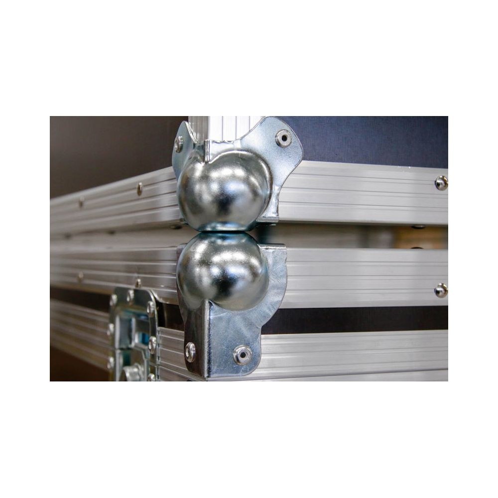 ארגז ציוד קשיח (Flight Case) 60×40×40 ס״מ – דיקט 7 מ״מ, 4 ידיות, ניתן לערימה (יבוא בלעדי) 6 ארגז הציוד 60×40×40 – ארגז ציוד קשיח, תמונה 6