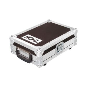 קייס קשיח ל-Akai MPC Sample – דיקט 6.8 מ״מ, ריפוד ספוג, 8 פינות כדוריות, תוצרת גרמניה