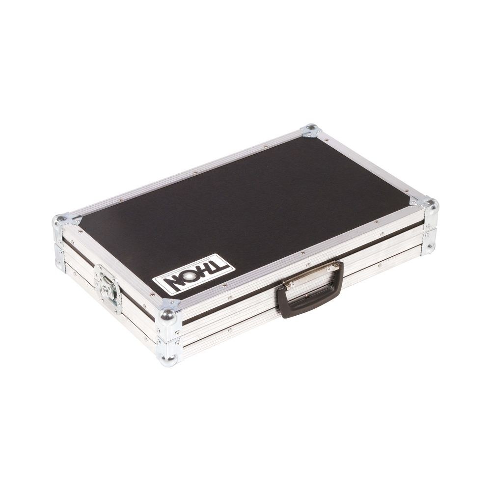 קייס קשיח ל-Avolites T3 Console / Wing – עבודה מתוך הקייס, תעלת כבלים צדדית, פוליבורד, תוצרת גרמניה 3 הקייס ל-Avolites T3 – קייס לקונסולת תאורה, תמונה 3