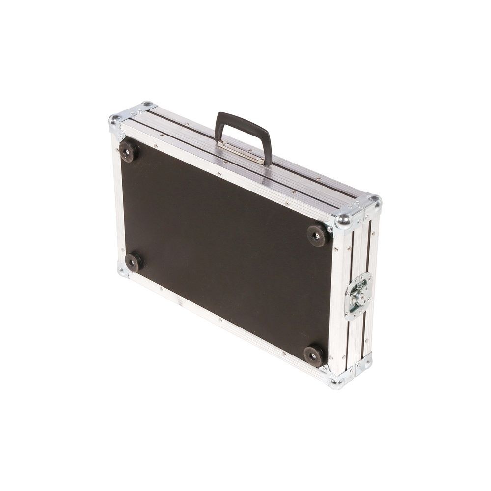 קייס קשיח ל-Avolites T3 Console / Wing – עבודה מתוך הקייס, תעלת כבלים צדדית, פוליבורד, תוצרת גרמניה 6 הקייס ל-Avolites T3 – קייס לקונסולת תאורה, תמונה 6