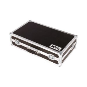 קייס קשיח לקונטרולר Numark NS4FX עם מדף לפטופ – פוליבורד, מקום לחיבורים, תוצרת גרמניה (יבוא בלעדי)