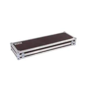 קייס טיסה לקלידים Korg Triton LE 61 – דיקט 7 מ״מ, ריפוד ספוג 10 מ״מ, תומכי מכסה, תוצרת גרמניה