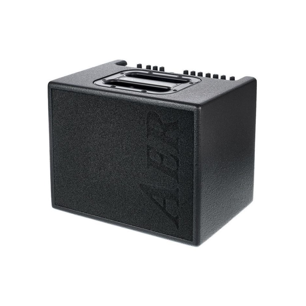 מגבר לגיטרה אקוסטית AER Compact 60/4 שחור 60W – שני ערוצים, אפקטים ויציאת DI 1 מגבר לגיטרה אקוסטית AER Compact 60/4 בצבע שחור, מבט תלת רבעי