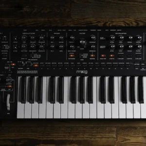 Moog Messenger – סינתיסייזר אנלוגי 32 קלידים