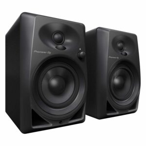 זוג רמקולי מוניטור שולחניים Pioneer DJ DM-40D – וופר 4 אינץ’, 2×19W ו-DSP