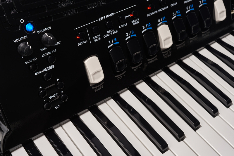 אקורדיון דיגיטלי Roland FR-4X עם 120 בסים – 37 קלידים, 100 סטים של אקורדיון, רמקולים והקלטה 5 אקורדיון דיגיטלי Roland FR-4X – תמונה 5
