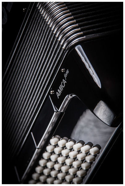 אקורדיון Hohner Amica Forte III 72 בסים – 34 קלידים, Silent Key, תיק ורצועות 7 אקורדיון Hohner Amica Forte III 72 – תמונה 7
