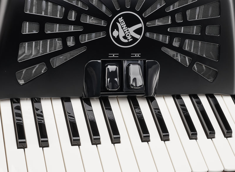 אקורדיון Hohner Bravo II 48 בסים – 26 קלידים, Silent Key, תיק ורצועות 6 אקורדיון Hohner Bravo II 48 – תמונה 6