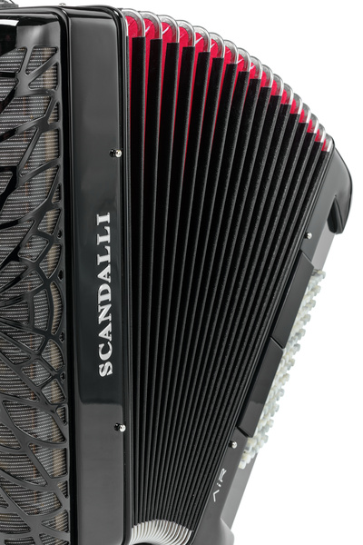 אקורדיון Scandalli Air Mini איטלקי – 72 בסים, 34 קלידים, 3 שורות, קייס ורצועות 6 אקורדיון Scandalli Air Mini – תמונה 6
