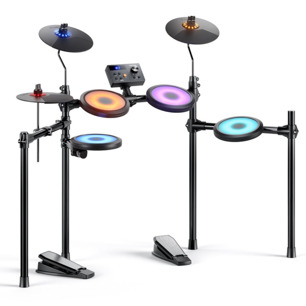 מערכת תופים אלקטרונית Donner DED-70L עם תאורת LED — חבילה מלאה עם כסא, אוזניות ומקלות 2 Donner DED-70L מבט קדמי — 4 פדי Mesh עם טבעות תאורה ו-3 מצילות 9 אינץ'