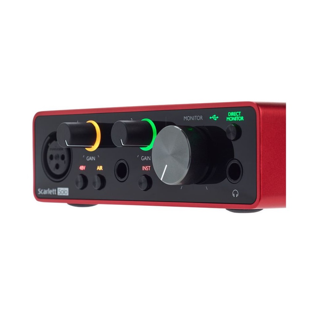 ערכת פודקאסט Focusrite Scarlett Solo דור 3 – כרטיס קול, מיקרופון דינמי, אוזניות ומעמד 3 חזית כרטיס הקול Scarlett Solo עם כפתורי Gain ו-Air